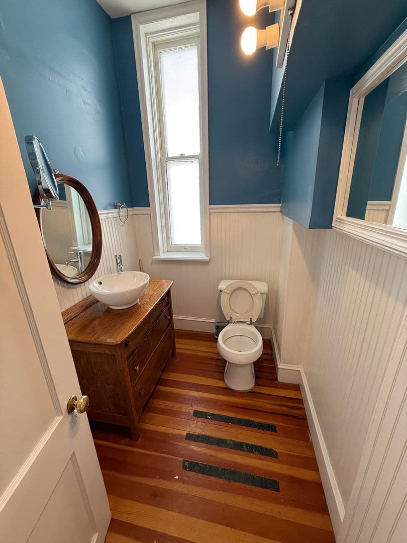 Omaha Apartment: 618 N 40th St