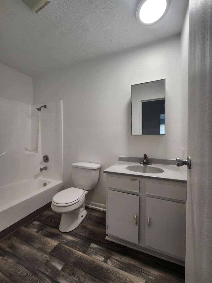 Council Bluffs Apartment: 1106 Marshall Ave