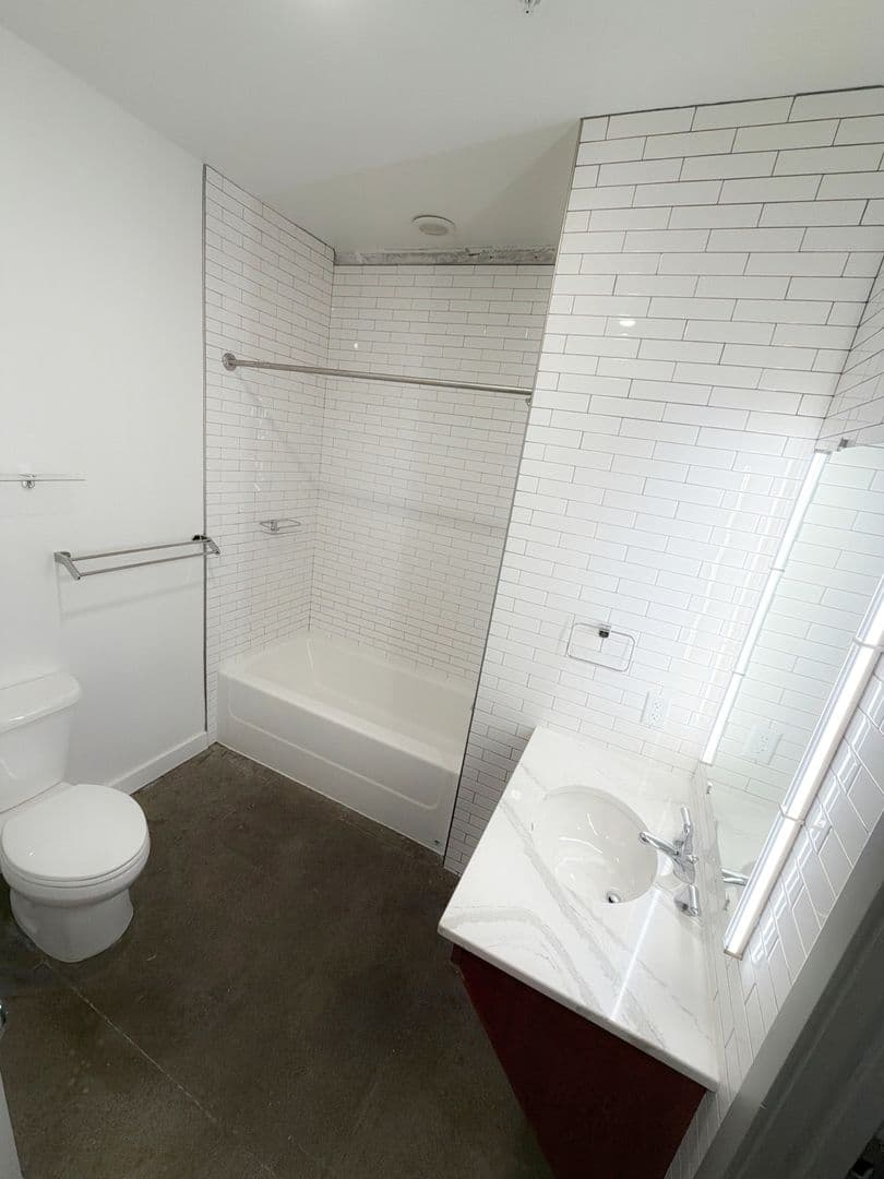 Des Moines Apartment: 200 10th St, Des Moines, IA