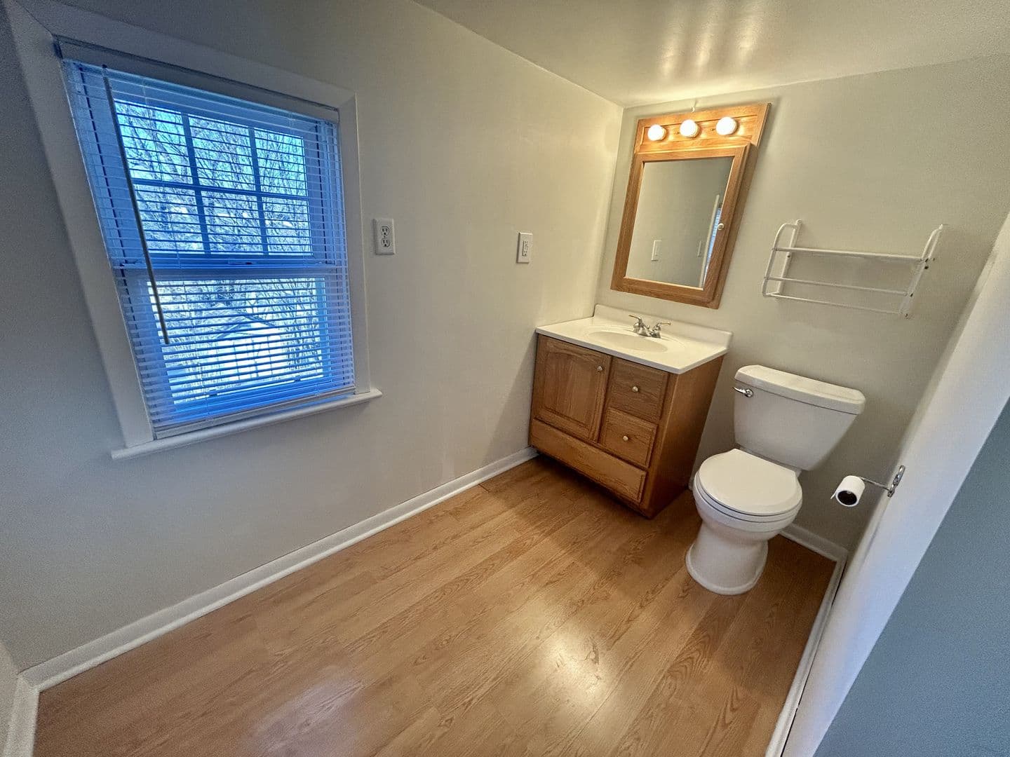 Omaha House: 1932 S 62nd St