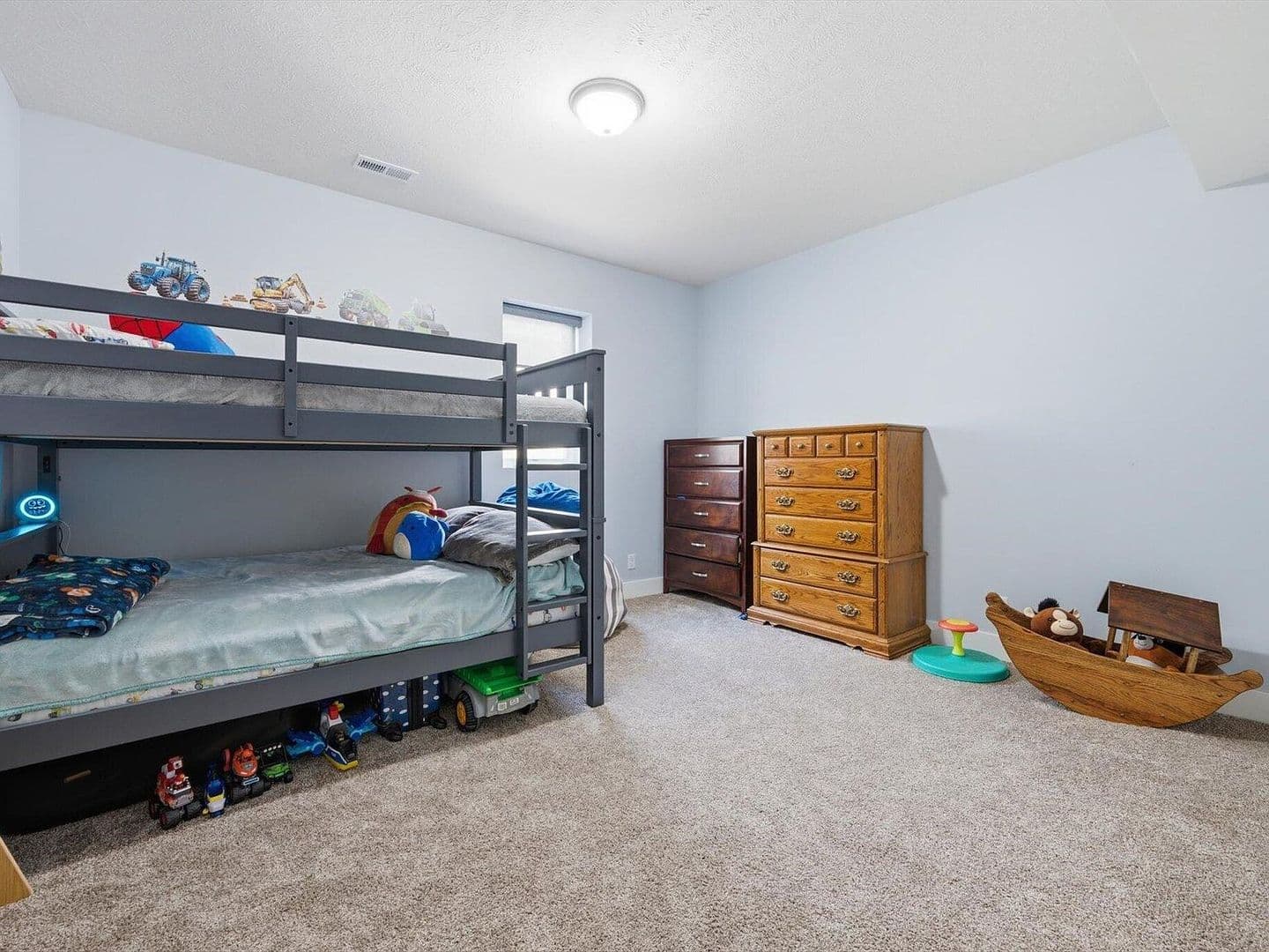 Council Bluffs House: 1086 Deveron Dr