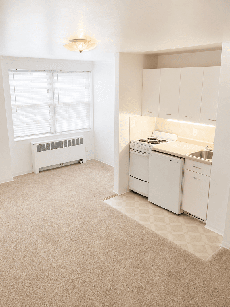 Omaha Apartment: 2235 Saint Marys Ave