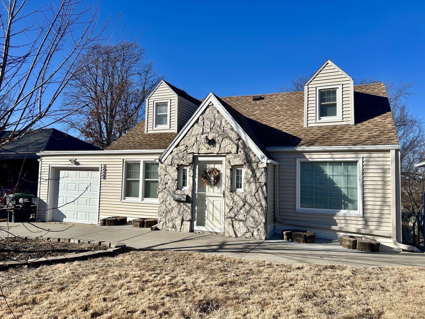 Omaha House: 1932 S 62nd St