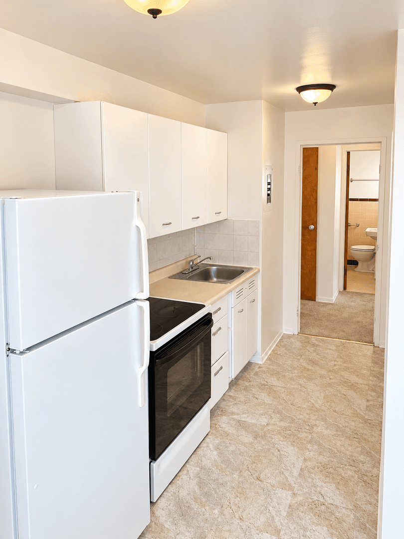 Omaha Apartment: 2235 Saint Marys Ave