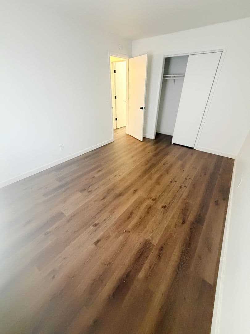 Des Moines Apartment: 3000,3020,3040 & 3120 Douglas Ave