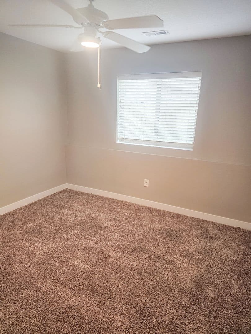Newton Apartment: 500-510 E 17th St S
