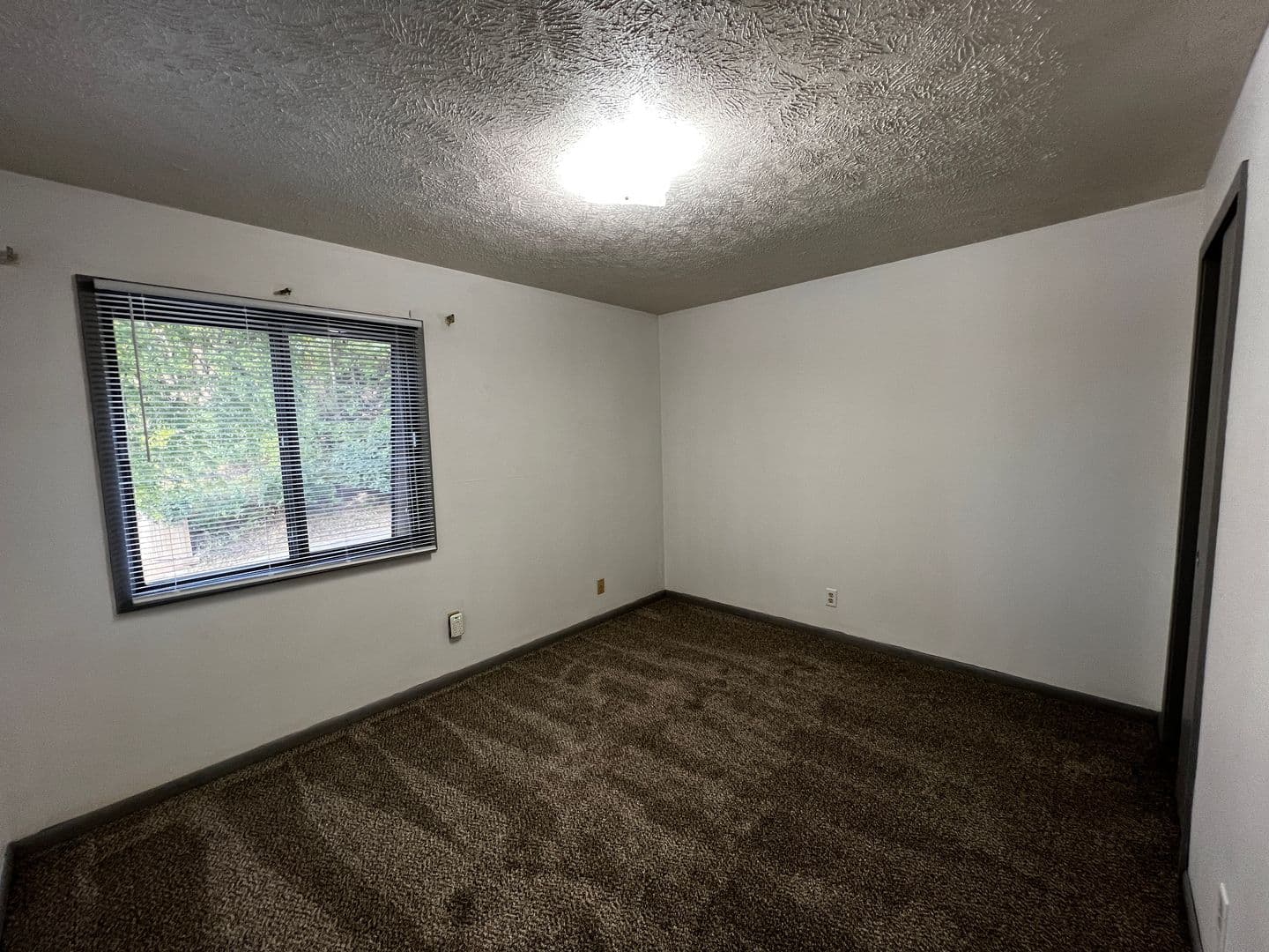 Council Bluffs Apartment: 147 Baughn ST