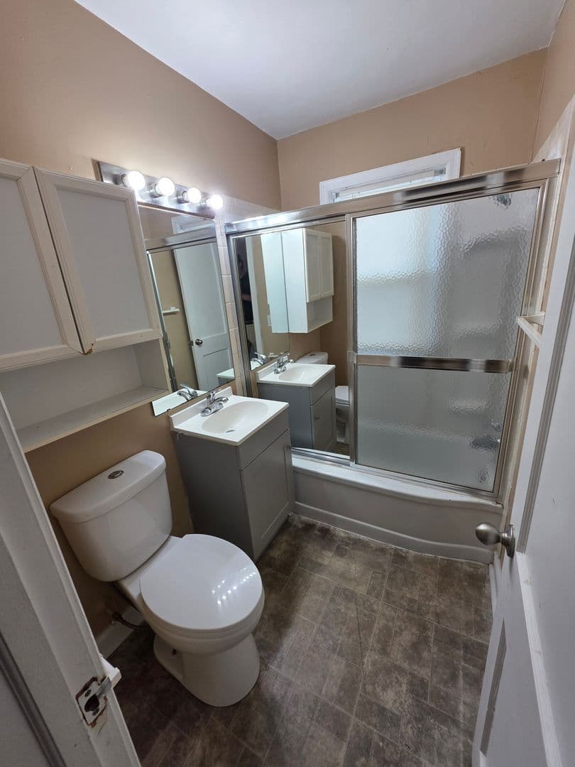 Omaha Apartment: 816 N 46th St