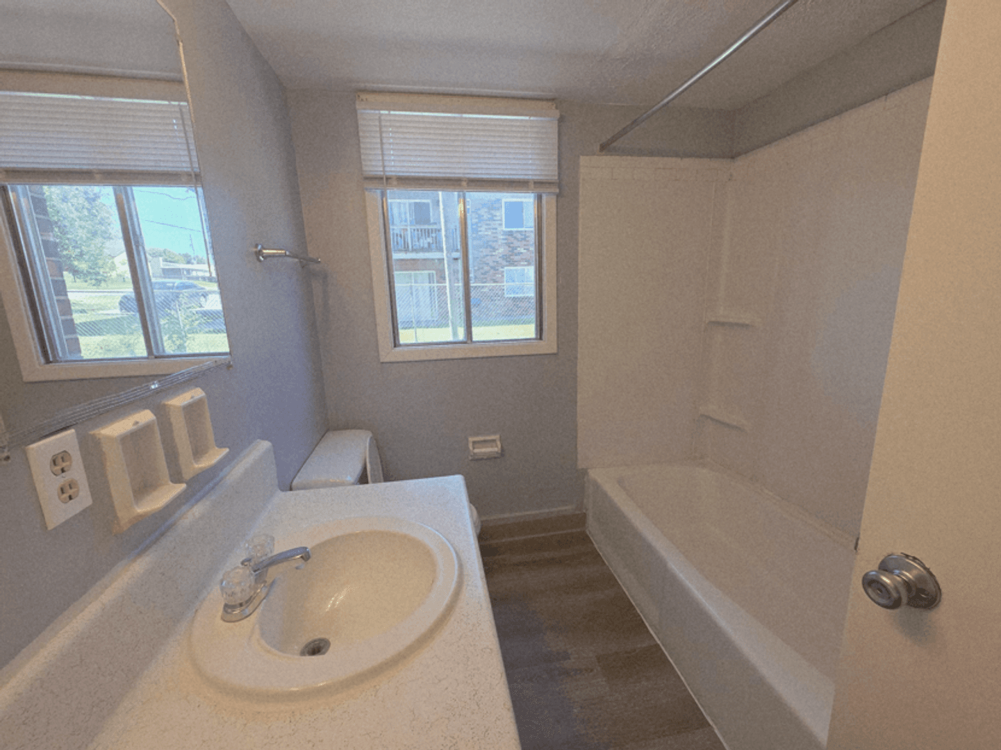 Bellevue Apartment: 7501 S 25th St