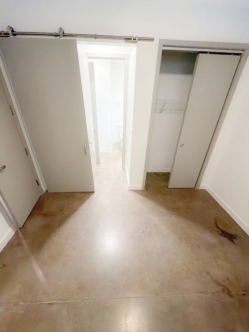 Des Moines Apartment: 200 10th St, Des Moines, IA