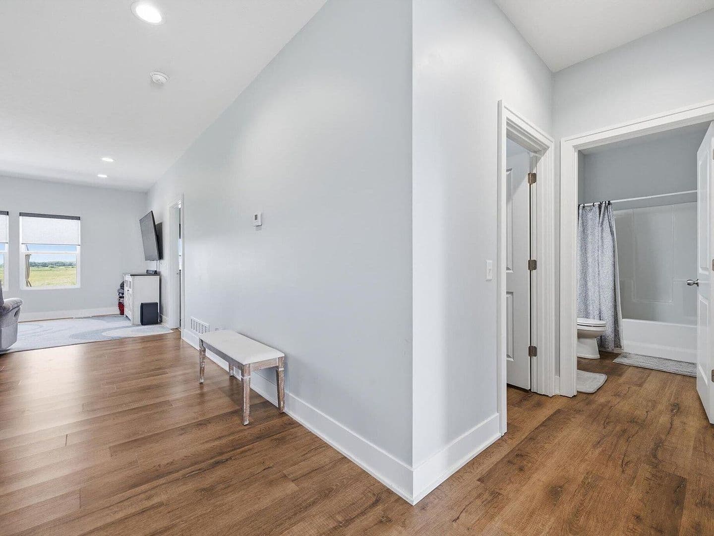 Council Bluffs House: 1086 Deveron Dr