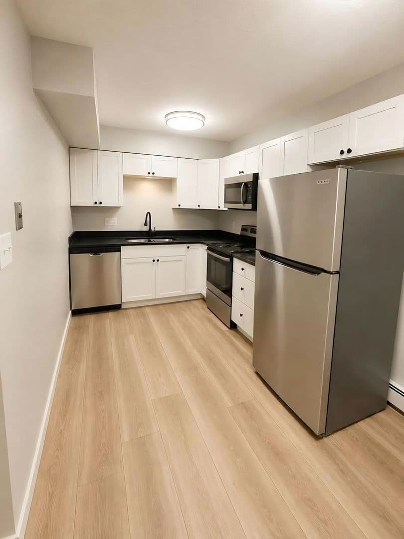 West Des Moines Apartment: 800 13th Street