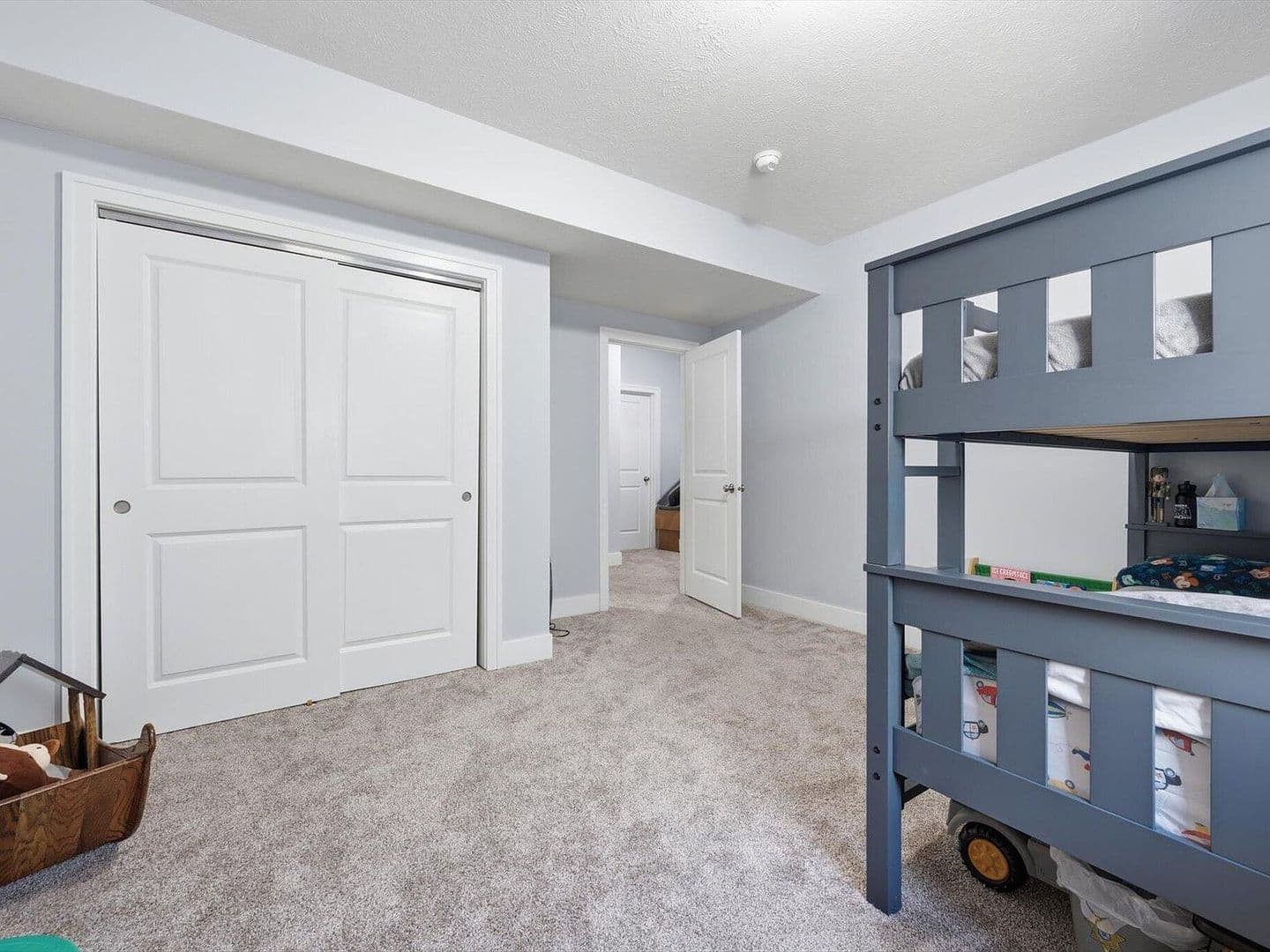 Council Bluffs House: 1086 Deveron Dr