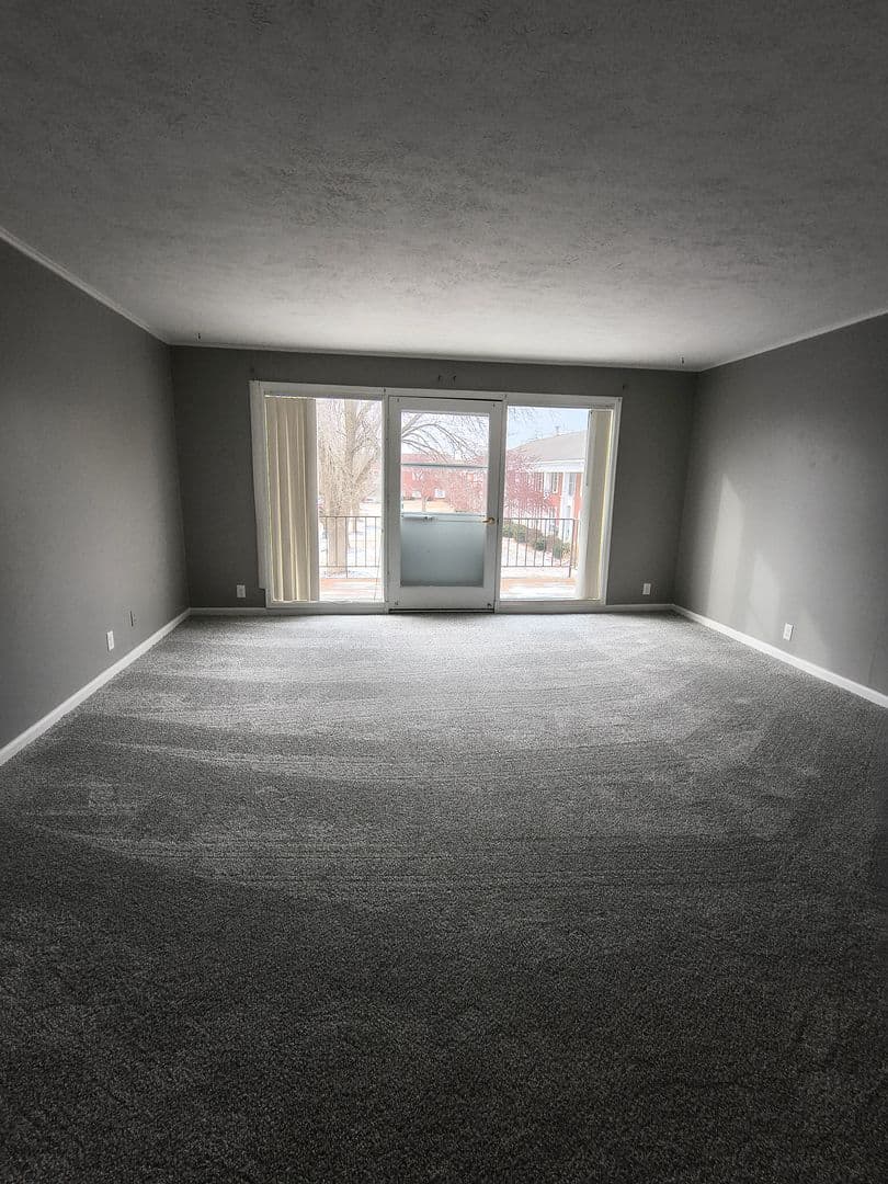 Council Bluffs Apartment: 38 Dillman Dr