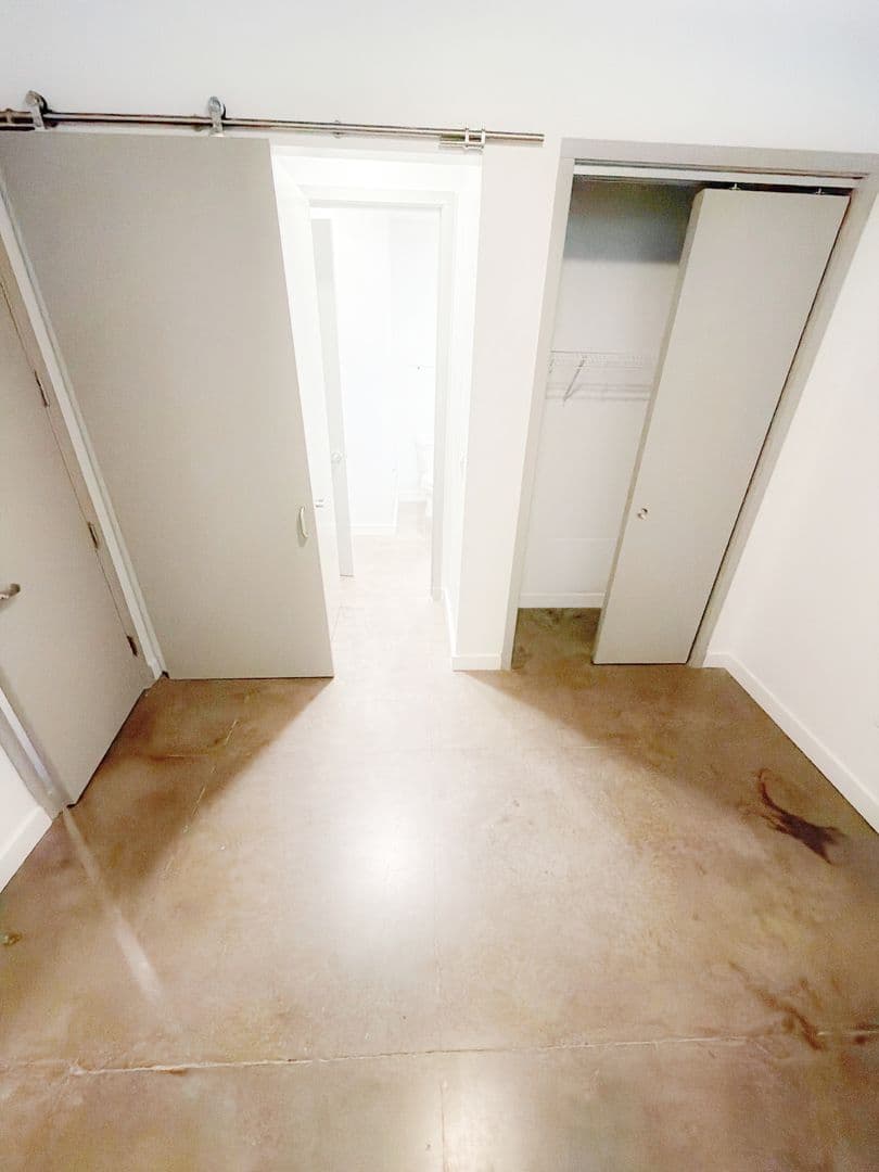 Des Moines Apartment: 200 10th St, Des Moines, IA