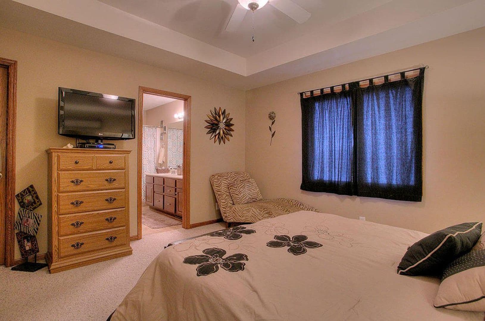 Council Bluffs House: 5100 Crogans Way Rd