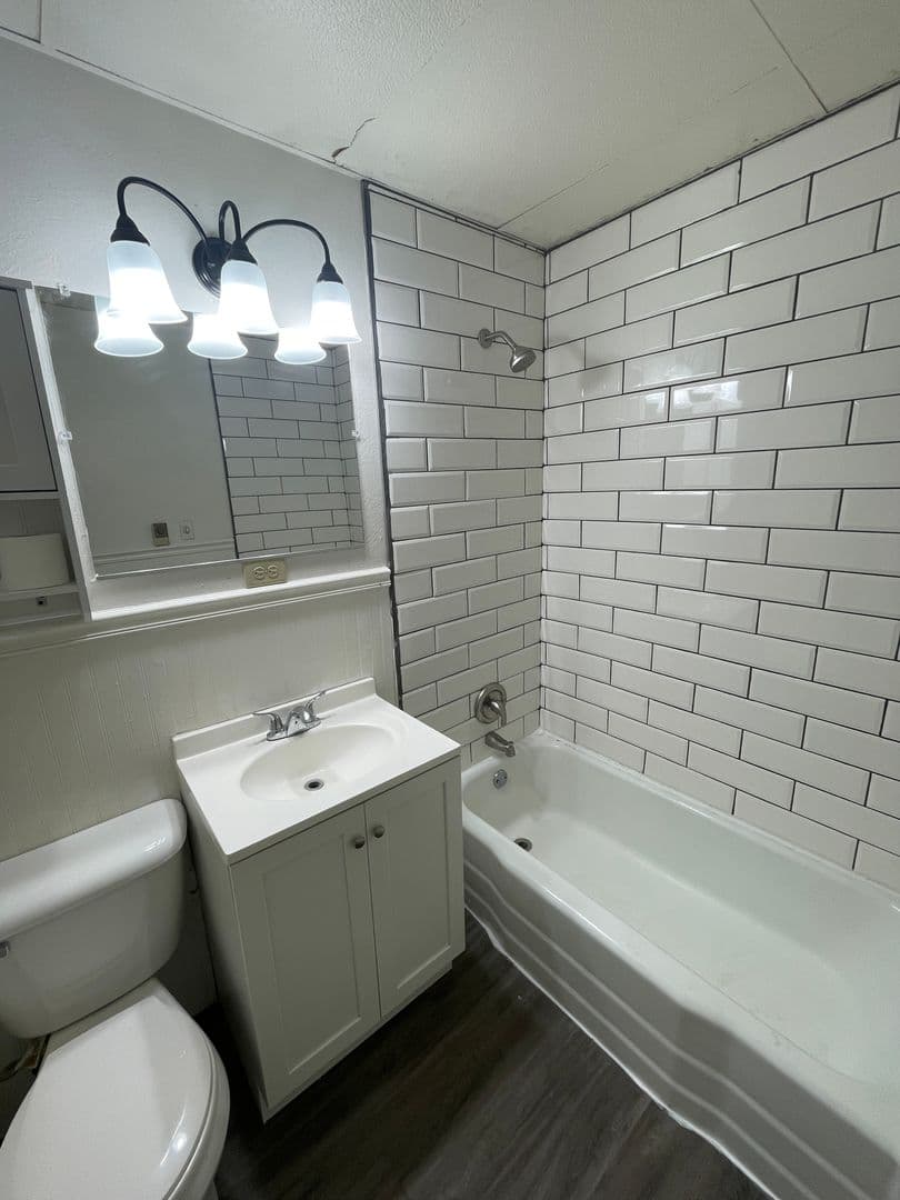 Council Bluffs Apartment: 1455 McPherson Ave