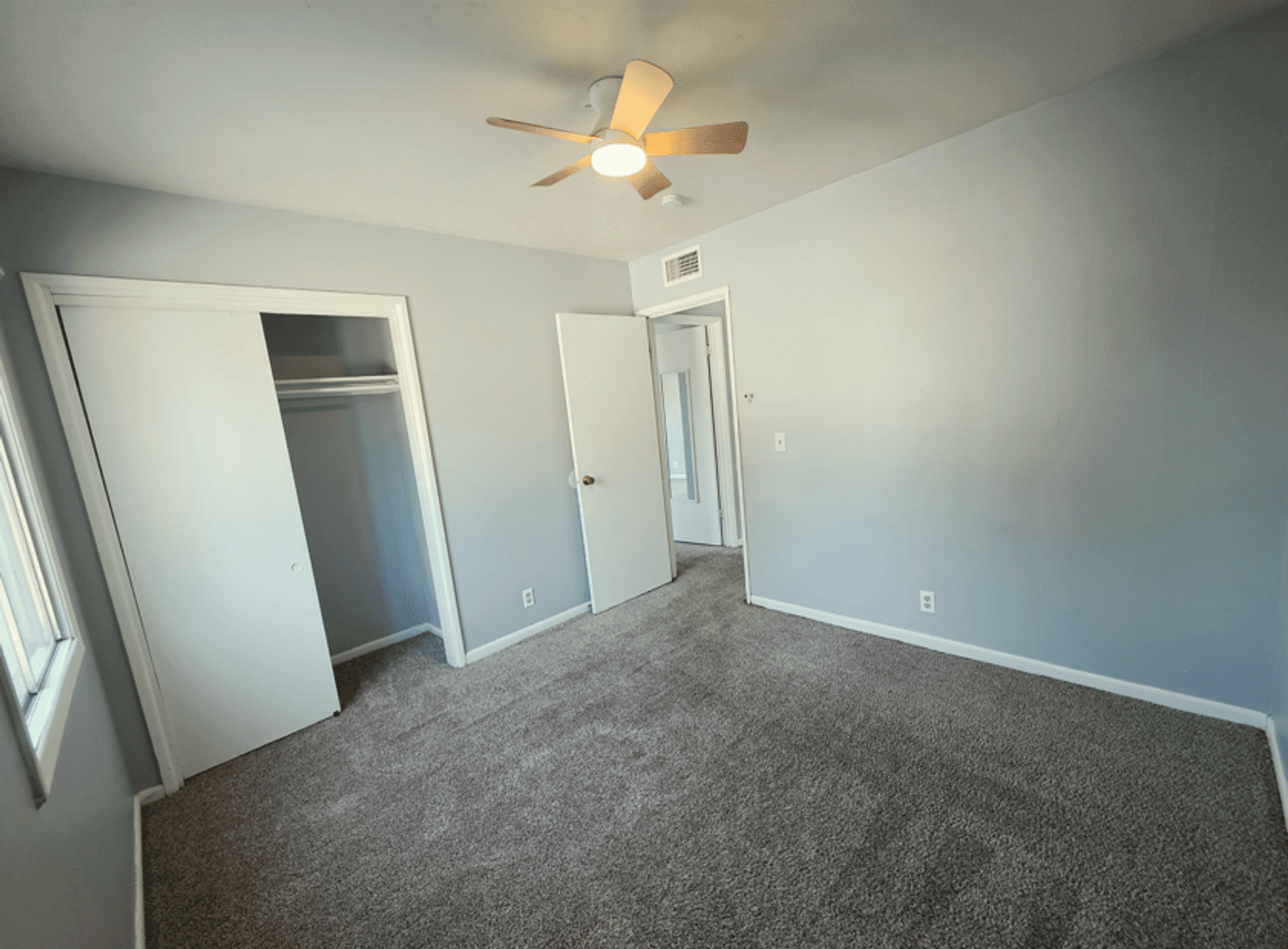 Bellevue Apartment: 7501 S 25th St
