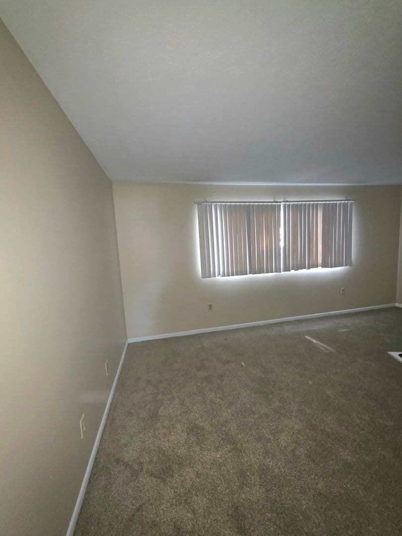 Bellevue Apartment: 7501 S 25th St