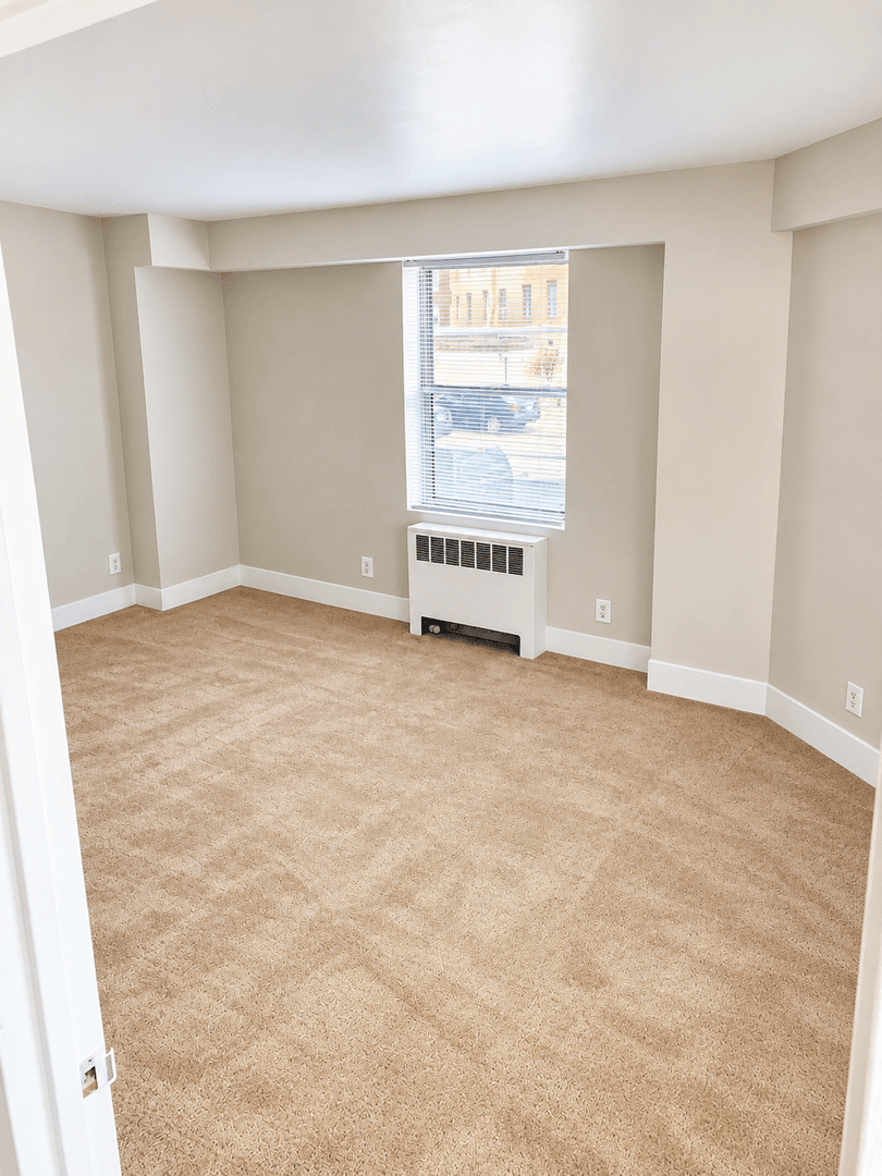 Omaha Apartment: 2235 Saint Marys Ave