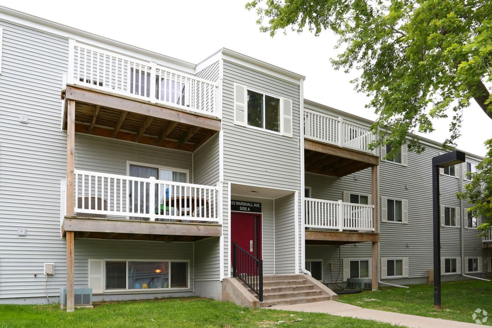 Council Bluffs Apartment: 1106 Marshall Ave