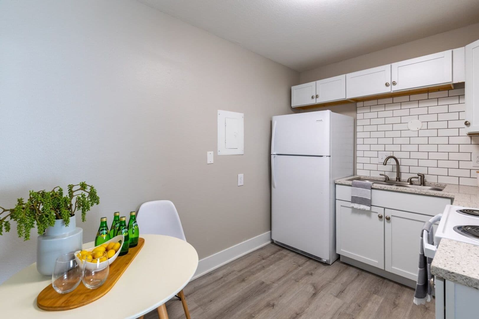 Des Moines Apartment: 3712 SE 14th St