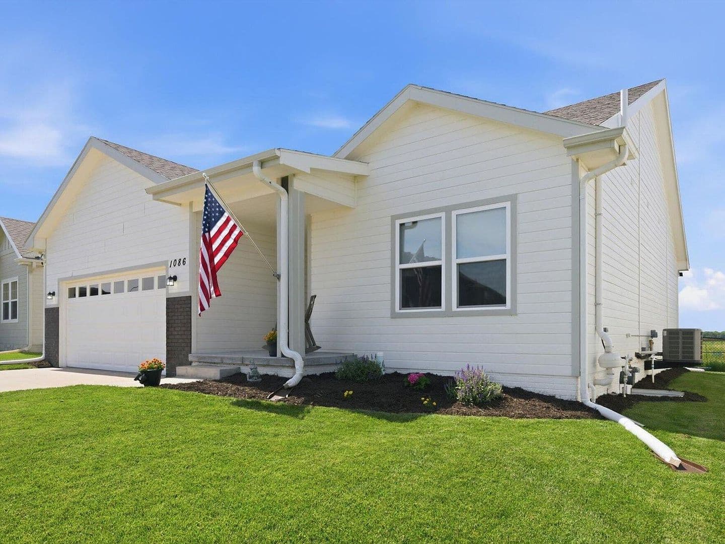 Council Bluffs House: 1086 Deveron Dr