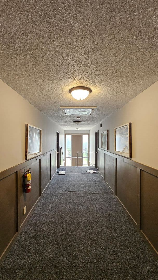 Omaha Apartment: 622 S 36th St