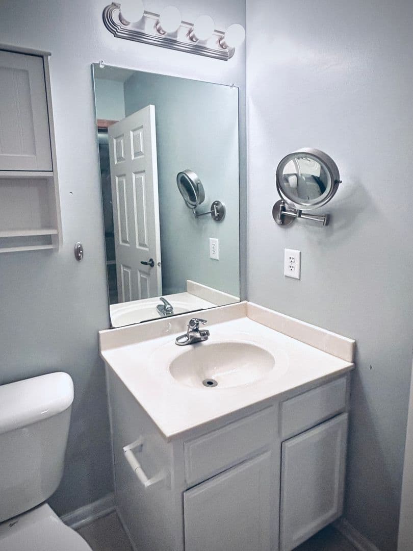 Ankeny House: 1103 NE 7th Lane