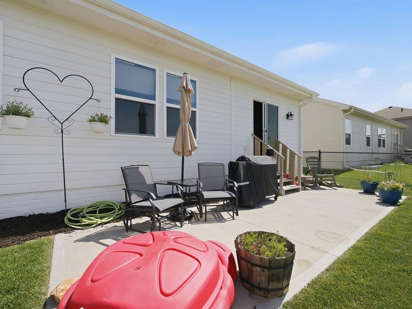 Council Bluffs House: 1086 Deveron Dr