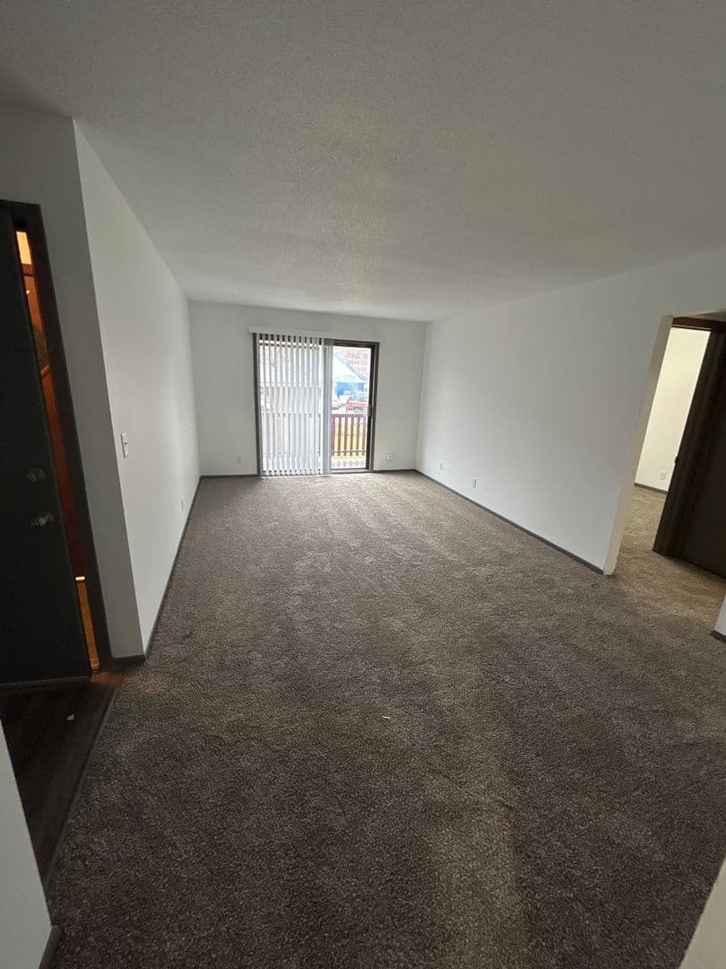 Council Bluffs Apartment: 124 Harrison St