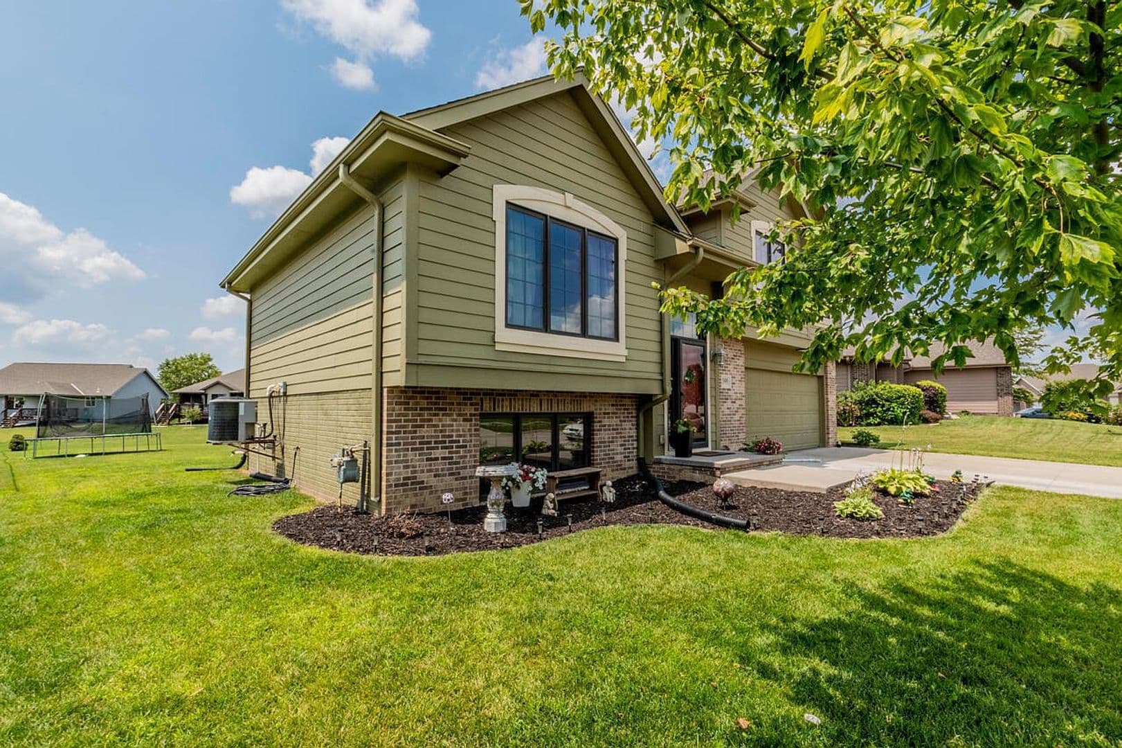 Council Bluffs House: 5100 Crogans Way Rd