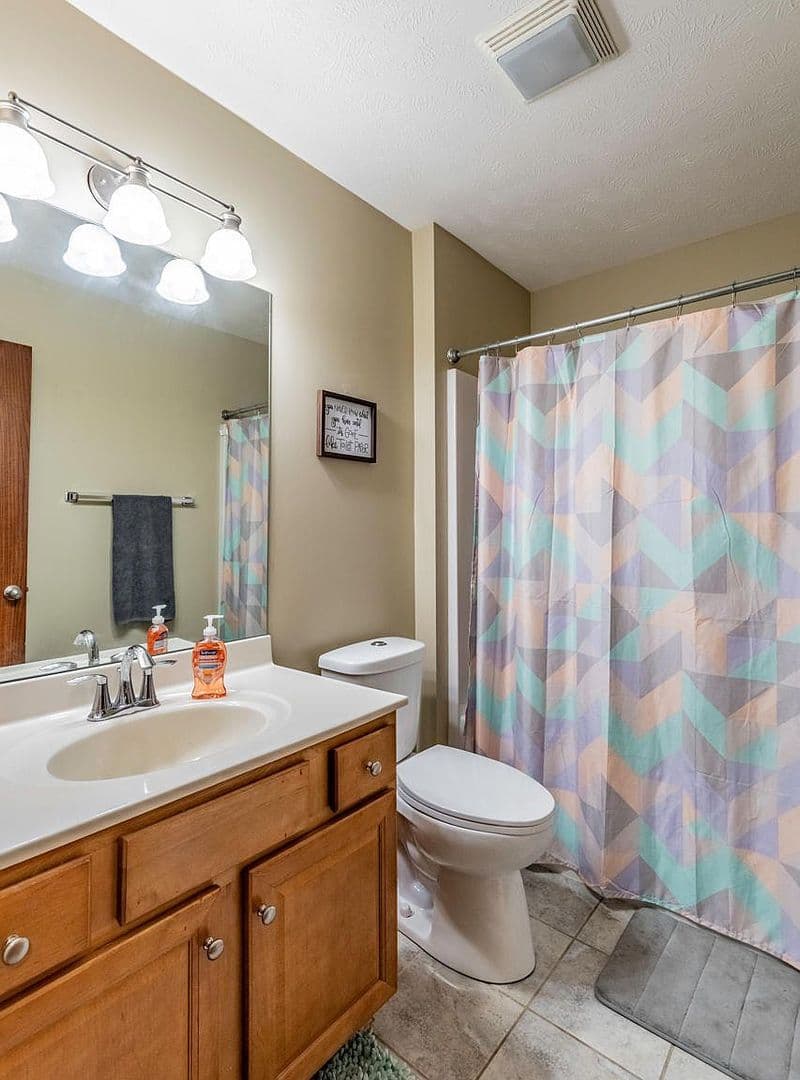 Council Bluffs House: 5100 Crogans Way Rd