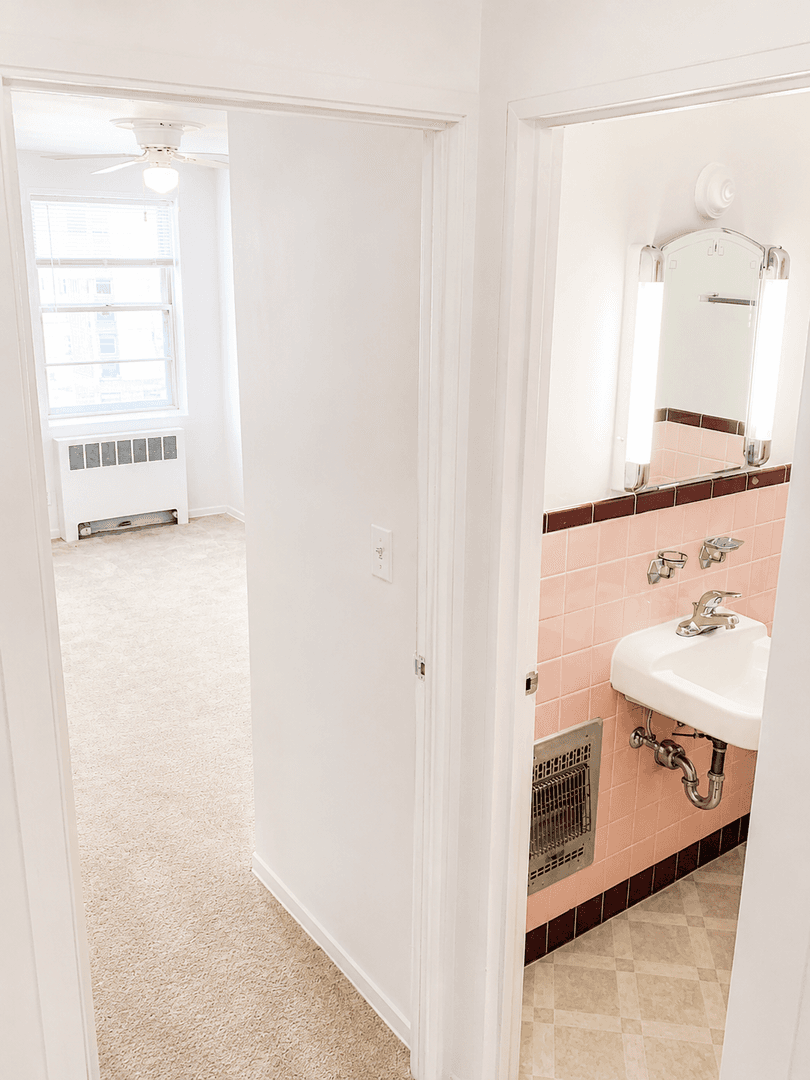 Omaha Apartment: 2235 Saint Marys Ave
