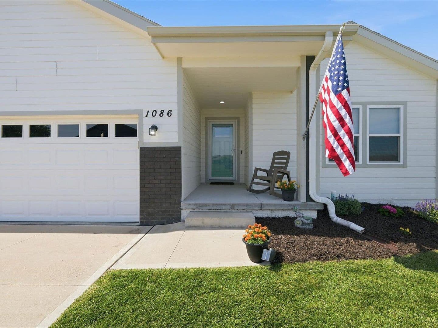 Council Bluffs House: 1086 Deveron Dr