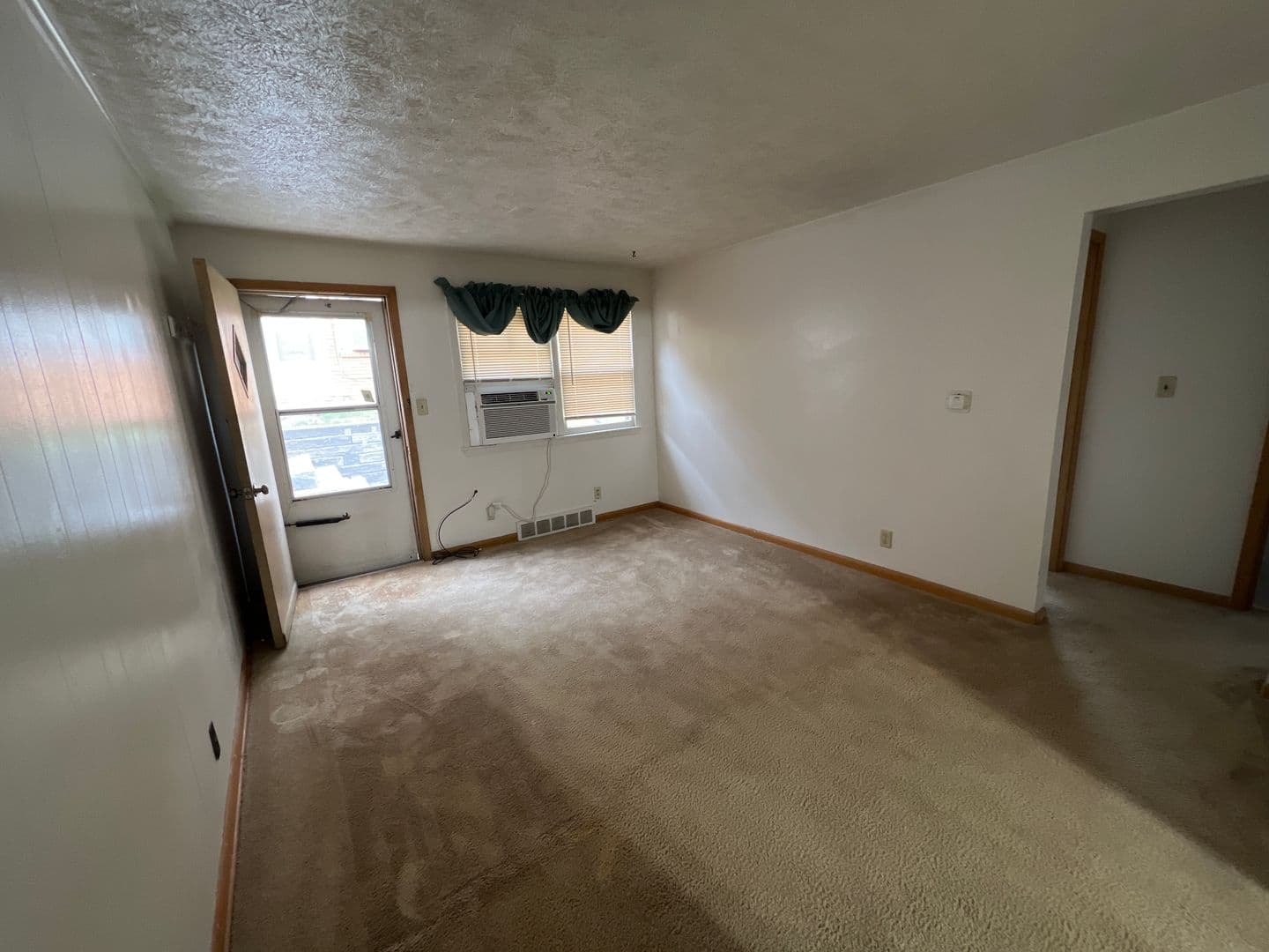 Council Bluffs Apartment: 134 Nicholas St