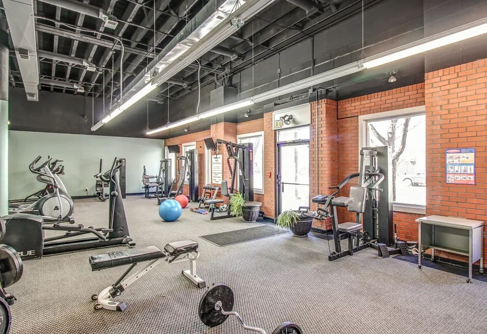 Omaha Apartment: 505 S 16th Street