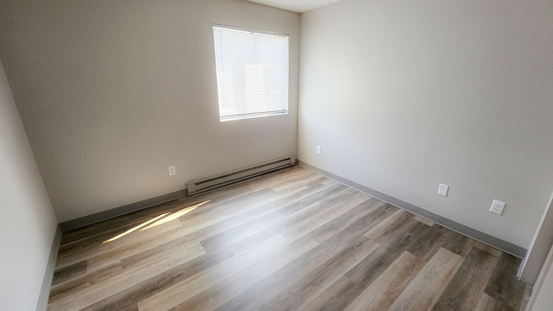 Des Moines Apartment: 1400 E Walnut St