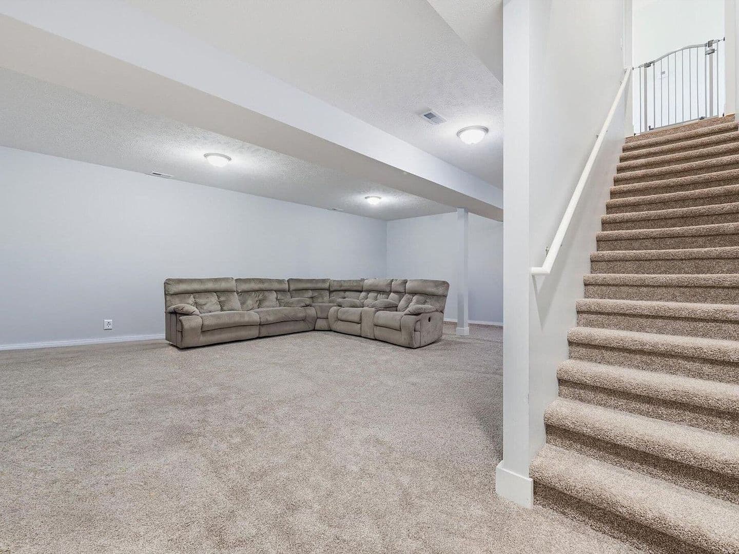 Council Bluffs House: 1086 Deveron Dr