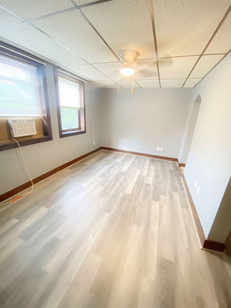 Des Moines Apartment: 1106 Virginia Ave