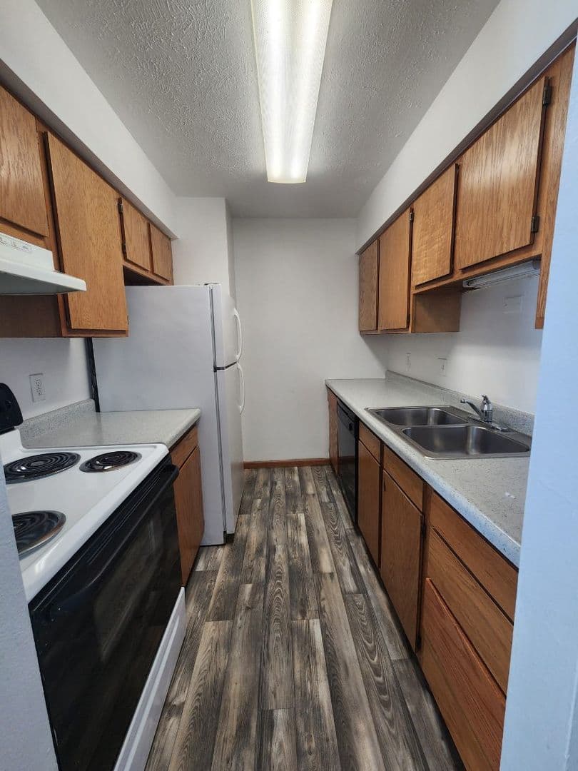 Council Bluffs Apartment: 1106 Marshall Ave