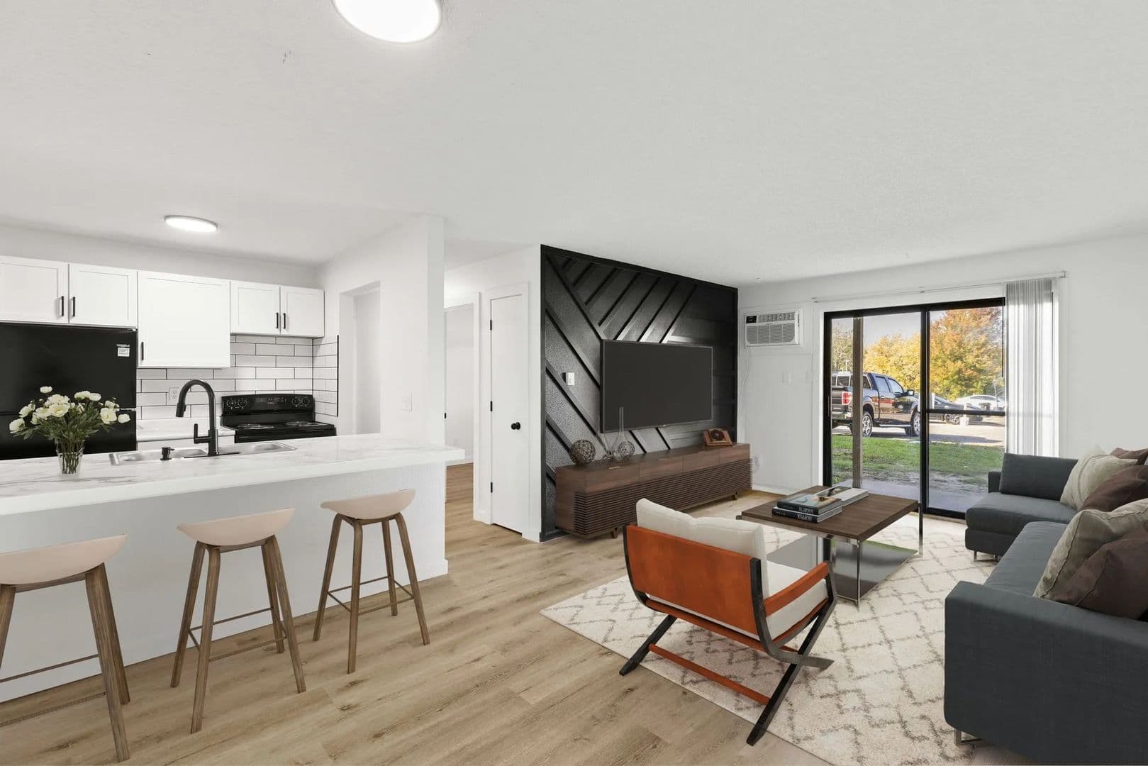 Des Moines Apartment: 3913 Hubbell Avenue