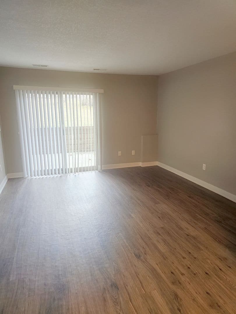 Newton Apartment: 500-510 E 17th St S