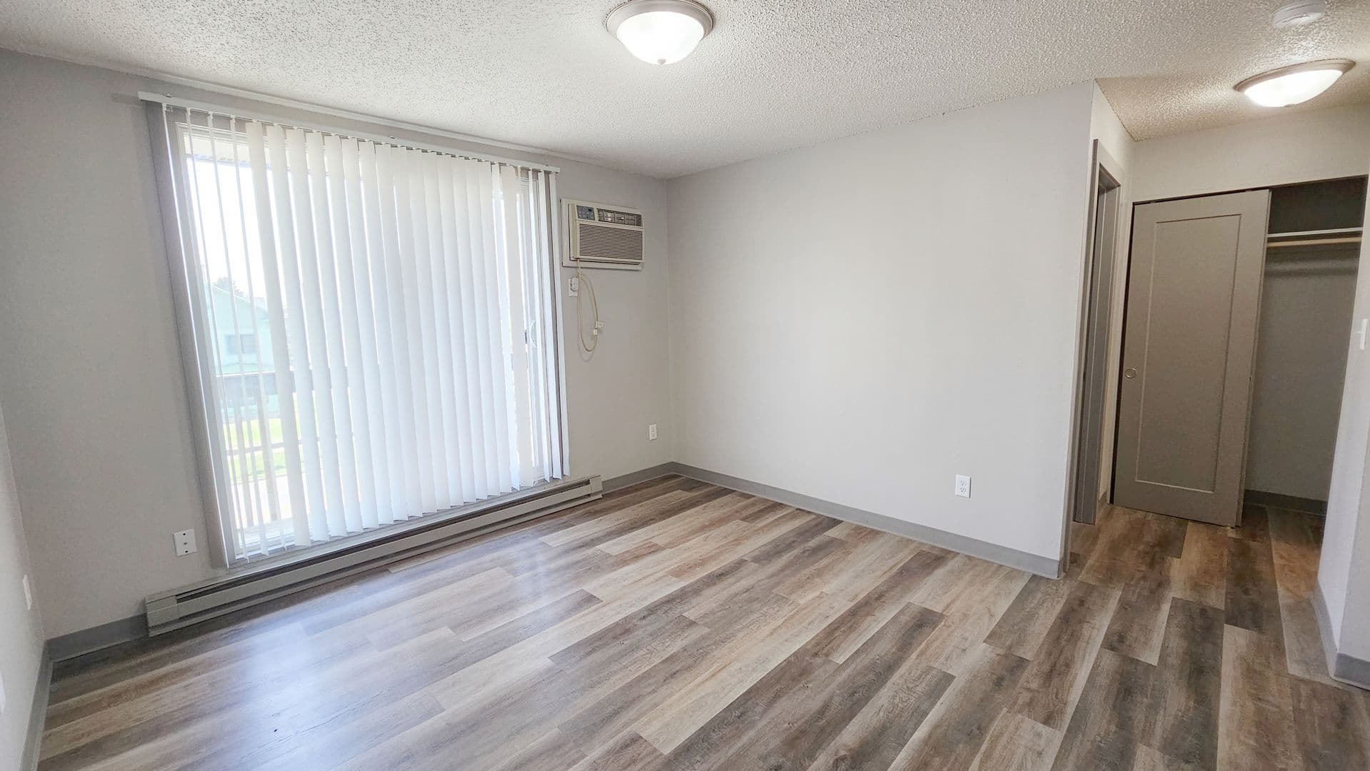 Des Moines Apartment: 1400 E Walnut St