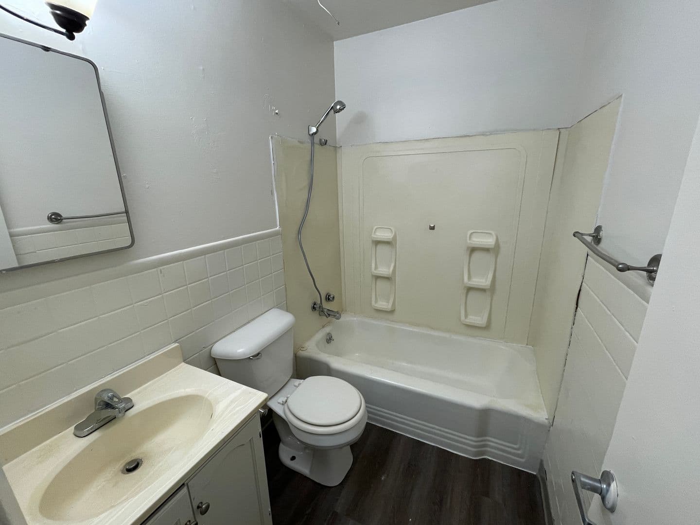 Council Bluffs Apartment: 130 Nicholas St