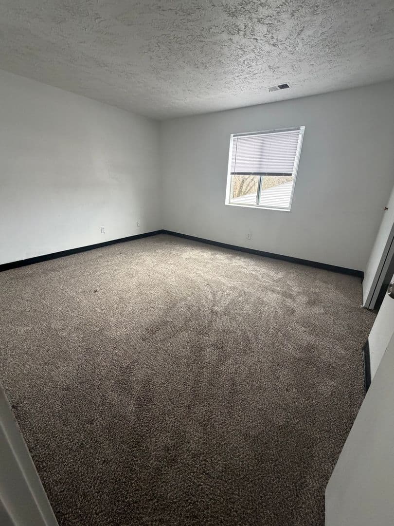Council Bluffs Apartment: 1106 Marshall Ave