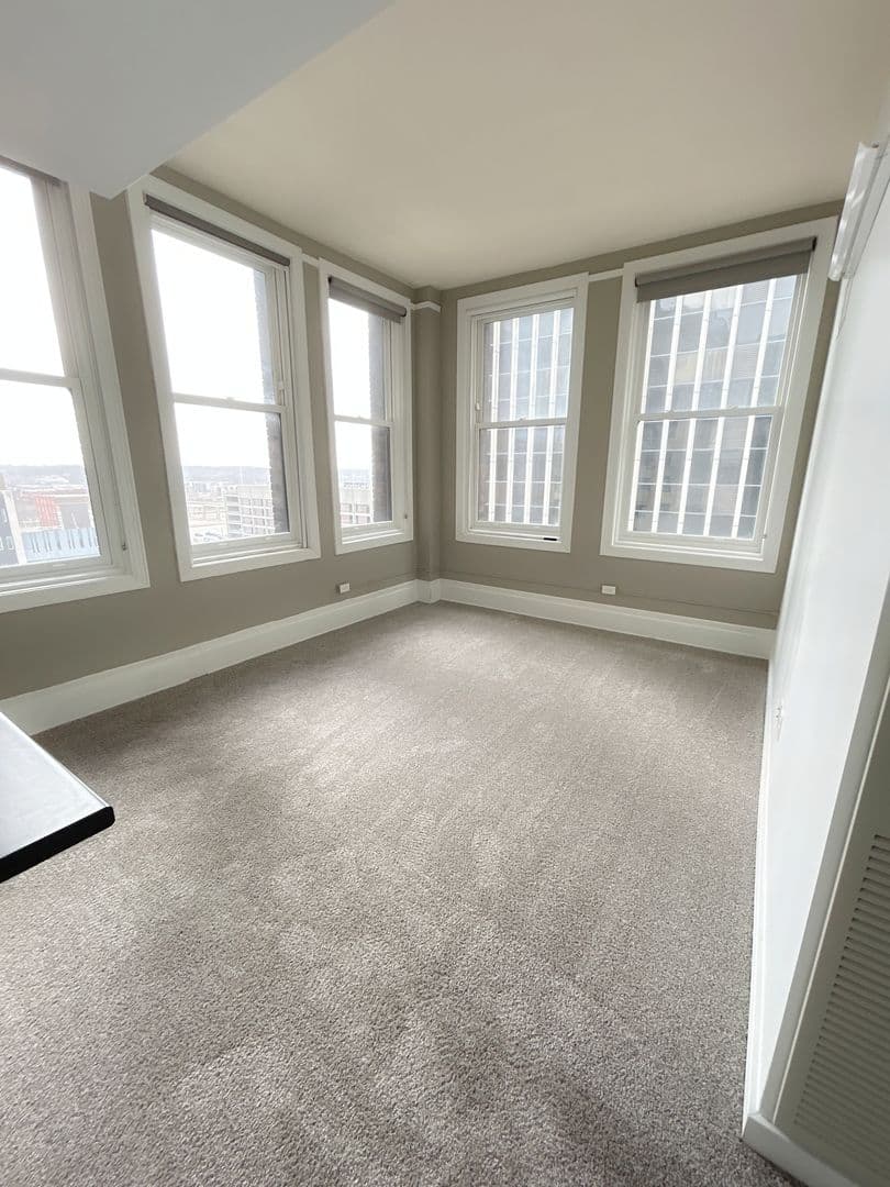 Des Moines Apartment: 218 6th Ave