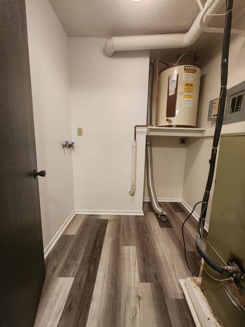 Council Bluffs Apartment: 207 Frank Street