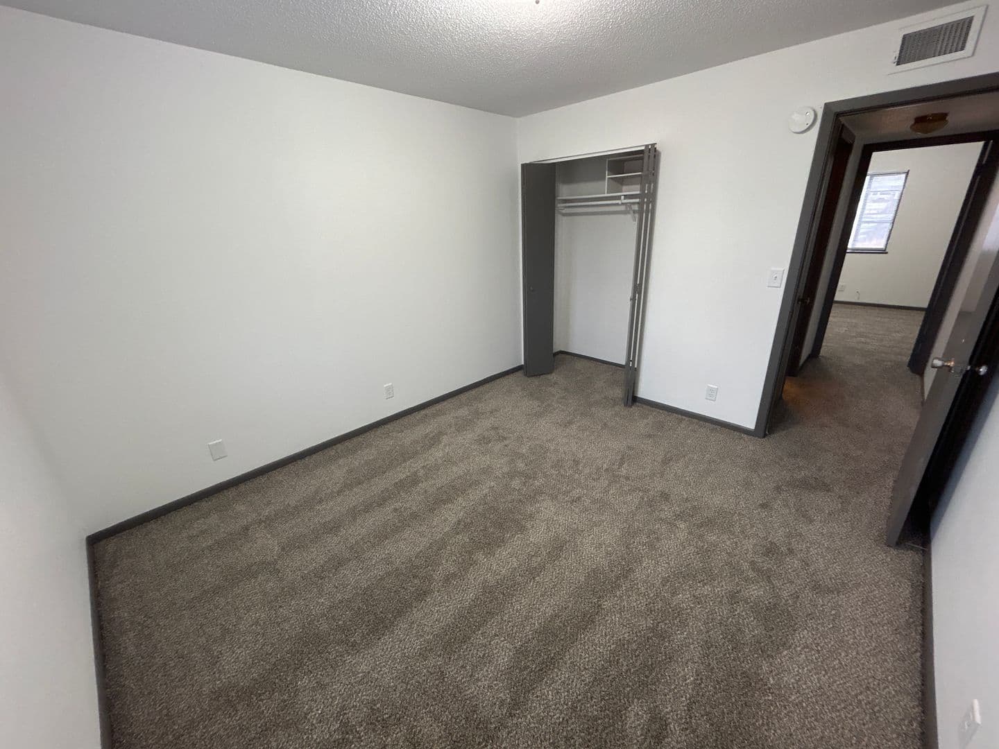 Council Bluffs Apartment: 124 Harrison St