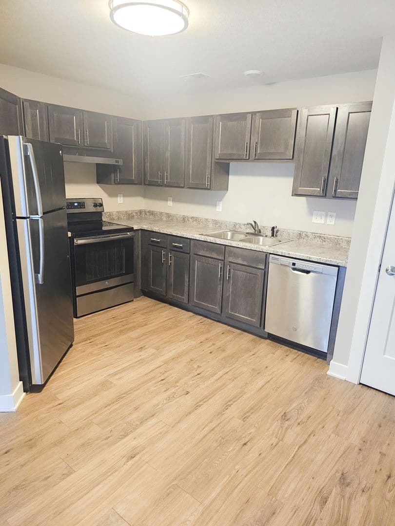 Newton Apartment: 500-510 E 17th St S
